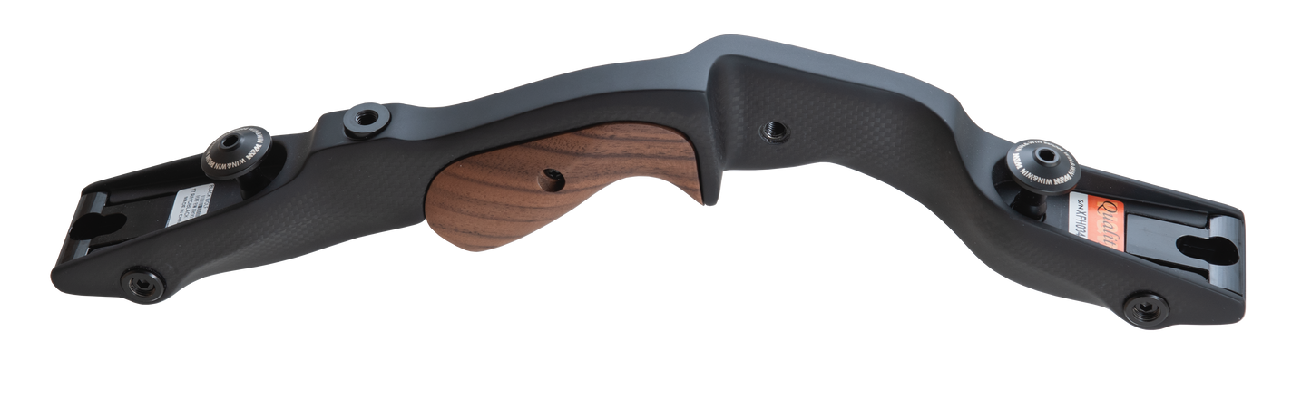 WIN & WIN BLACK BLACK WOLF CARBON RECURVE RISER
